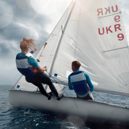 Clase de iniciación a la vela para niños